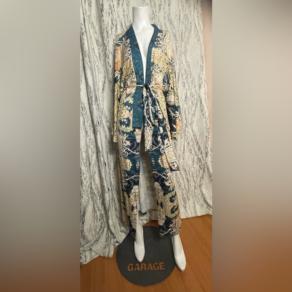 Blackmilk Limited Alphonse Mucha Kimono Robe with Belt || OSFM